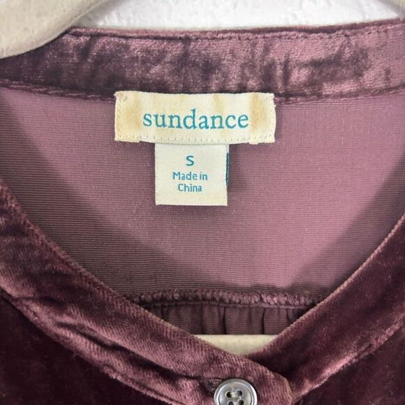 Sundance Women's Maroon Velvet Button Down Front Short Sleeve Top Size Small - Picture 5 of 6